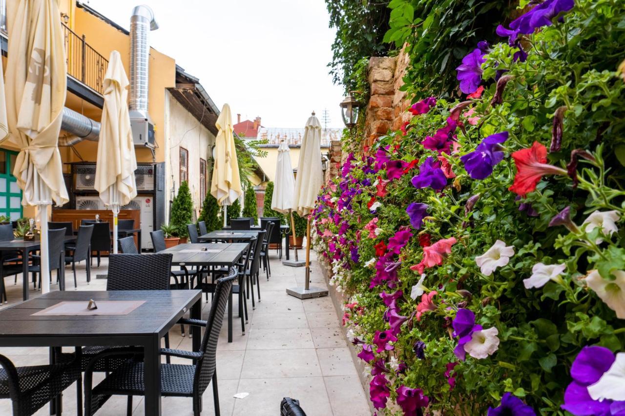 Rosso Aparthotel Μιχάλοβτσε Εξωτερικό φωτογραφία